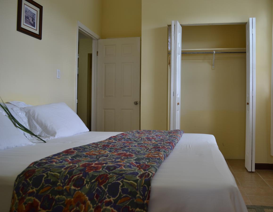 Paige Pond Country Inn St. John's Exterior foto